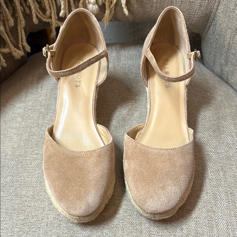 Talbots tan suede sandals